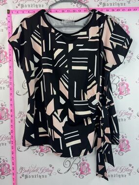 Hamilton tshirt tie up Black Geometric Short Sleeve Tie-Waist Top Blush & Cream